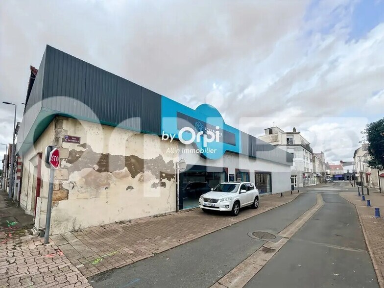 Flex in Montluçon for sale - Building Photo - Image 2 of 10