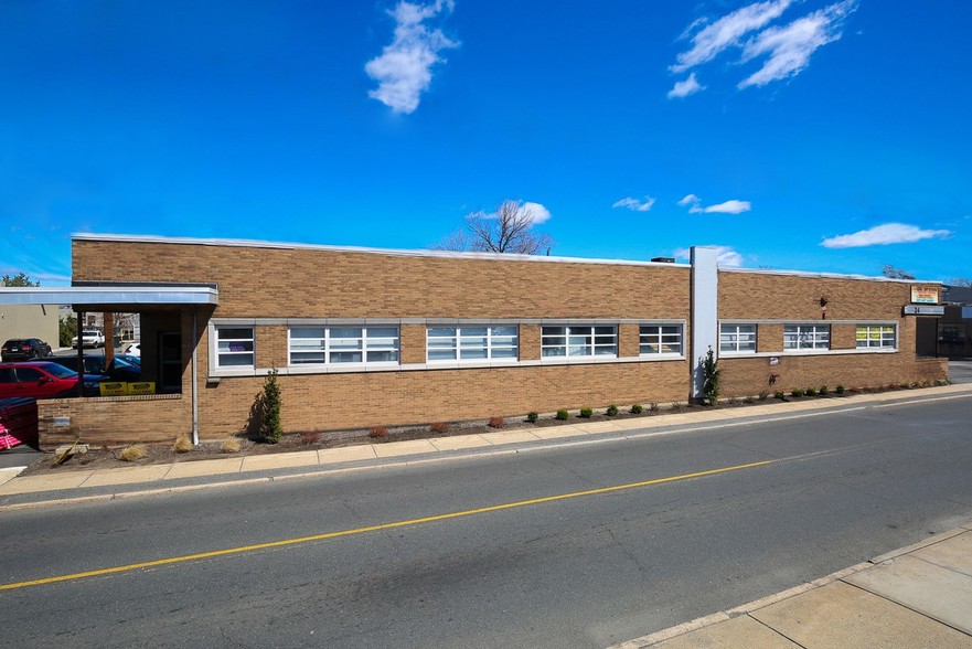 14-24 E Wesley St, South Hackensack, NJ for lease - Building Photo - Image 1 of 3