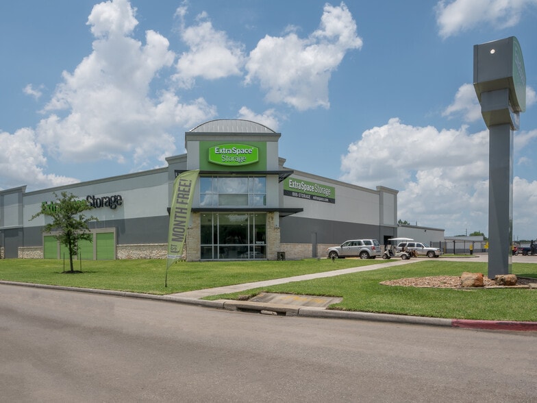 10015 N Eldridge Pky, Houston, TX for lease - Primary Photo - Image 1 of 3