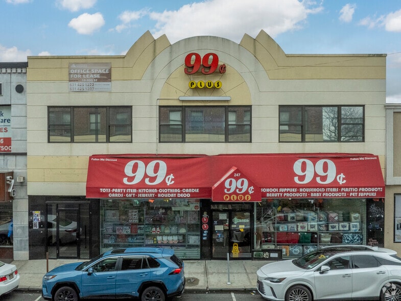 247 Fulton Ave, Hempstead, NY for lease - Building Photo - Image 1 of 8