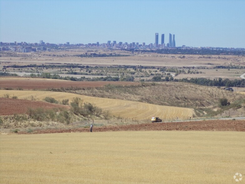 Land in Paracuellos De Jarama, Madrid for sale - Primary Photo - Image 1 of 12