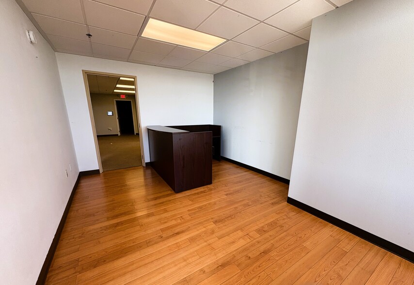 17971 Euclid St, Fountain Valley, CA for lease - Building Photo - Image 2 of 5