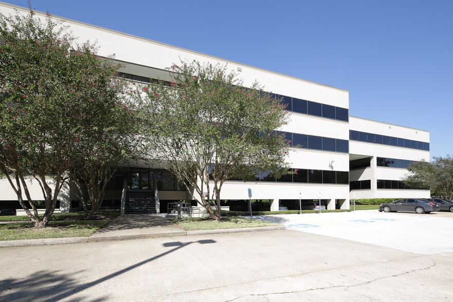 1011 Highway 6 S, Houston, TX for lease - Building Photo - Image 3 of 6