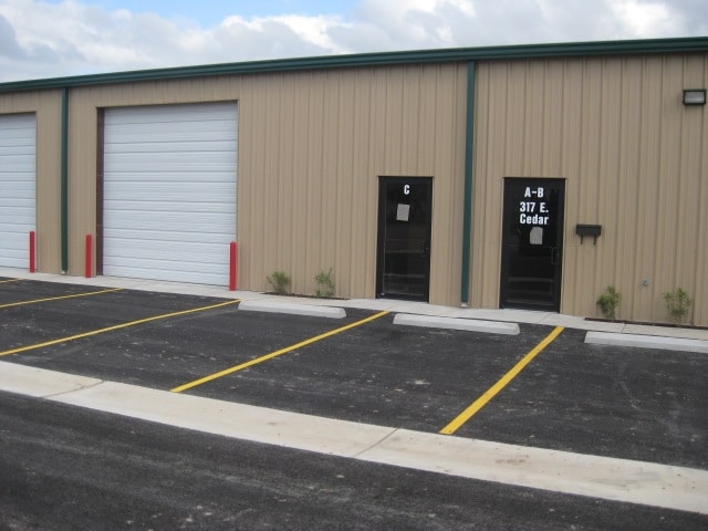301 E Cedar Ave, McAllen, TX for lease - Building Photo - Image 3 of 6