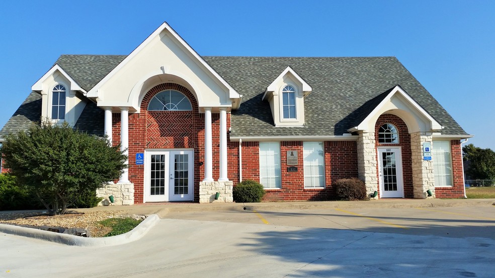 309 W Eldorado Pky, Little Elm, TX for lease - Building Photo - Image 1 of 14