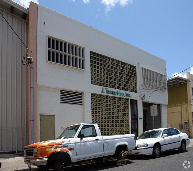 1628 Democrat St, Honolulu, HI for sale - Building Photo - Image 3 of 9