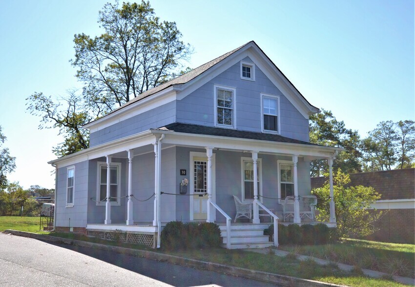 30 Jagger Ln, Southampton, NY for sale - Building Photo - Image 1 of 1