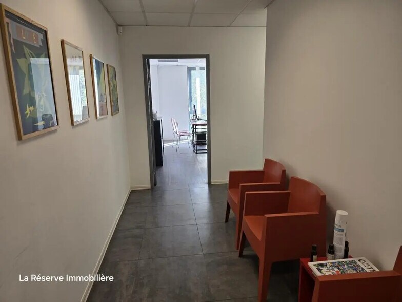 Office in Avignon for sale - Interior Photo - Image 3 of 10