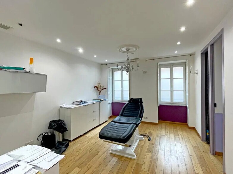 6 Rue Charles Nodier, Toulouse for lease - Interior Photo - Image 2 of 8