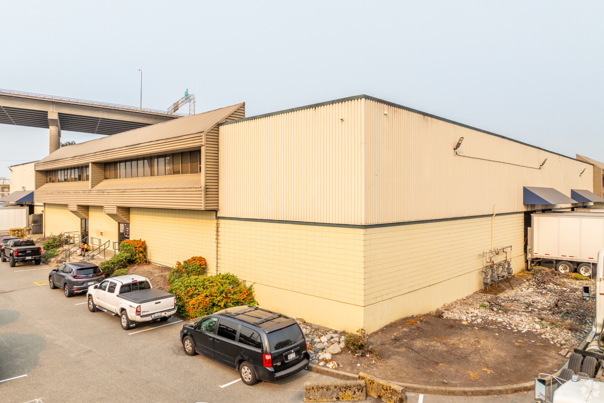 530-590 Chester Rd, Delta, BC for lease Primary Photo- Image 1 of 5