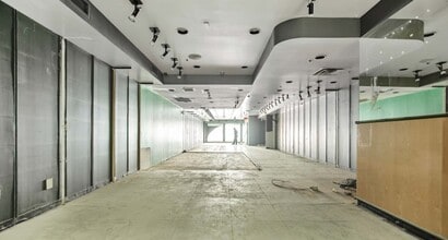 665-667 Yonge St, Toronto, ON for lease Interior Photo- Image 2 of 4