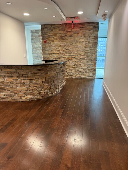 121-189 S Orange Ave, Orlando, FL for lease - Lobby - Image 2 of 12