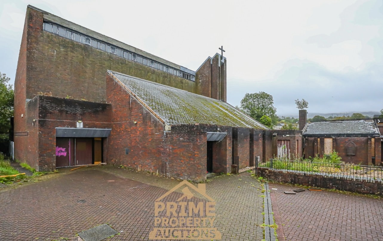 52 Howatshaws Road, Dumbarton for sale Primary Photo- Image 1 of 6