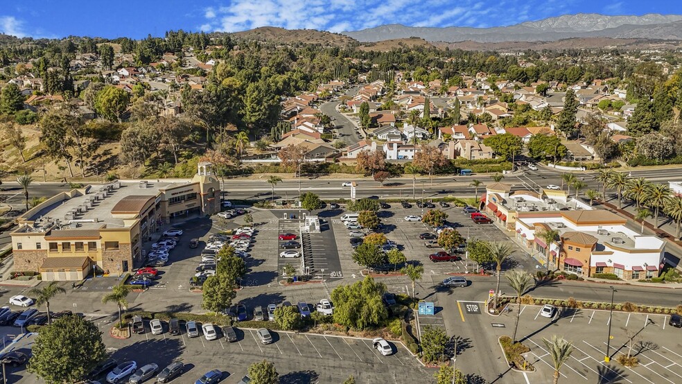 50 & 58 Rio Rancho Rd portfolio of 2 properties for sale on LoopNet.com - Building Photo - Image 2 of 9