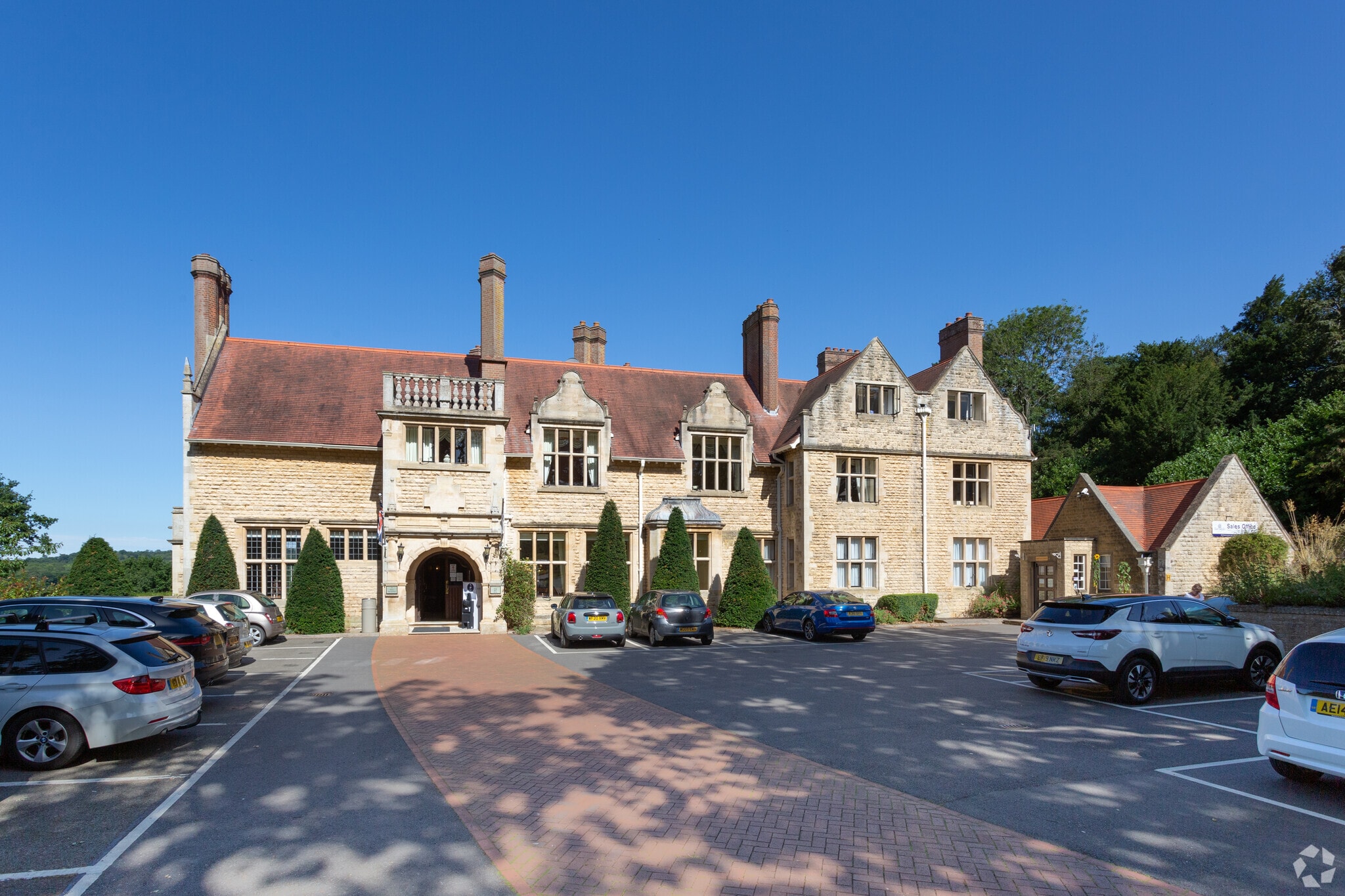 The Avenue, Oakham for sale Primary Photo- Image 1 of 1