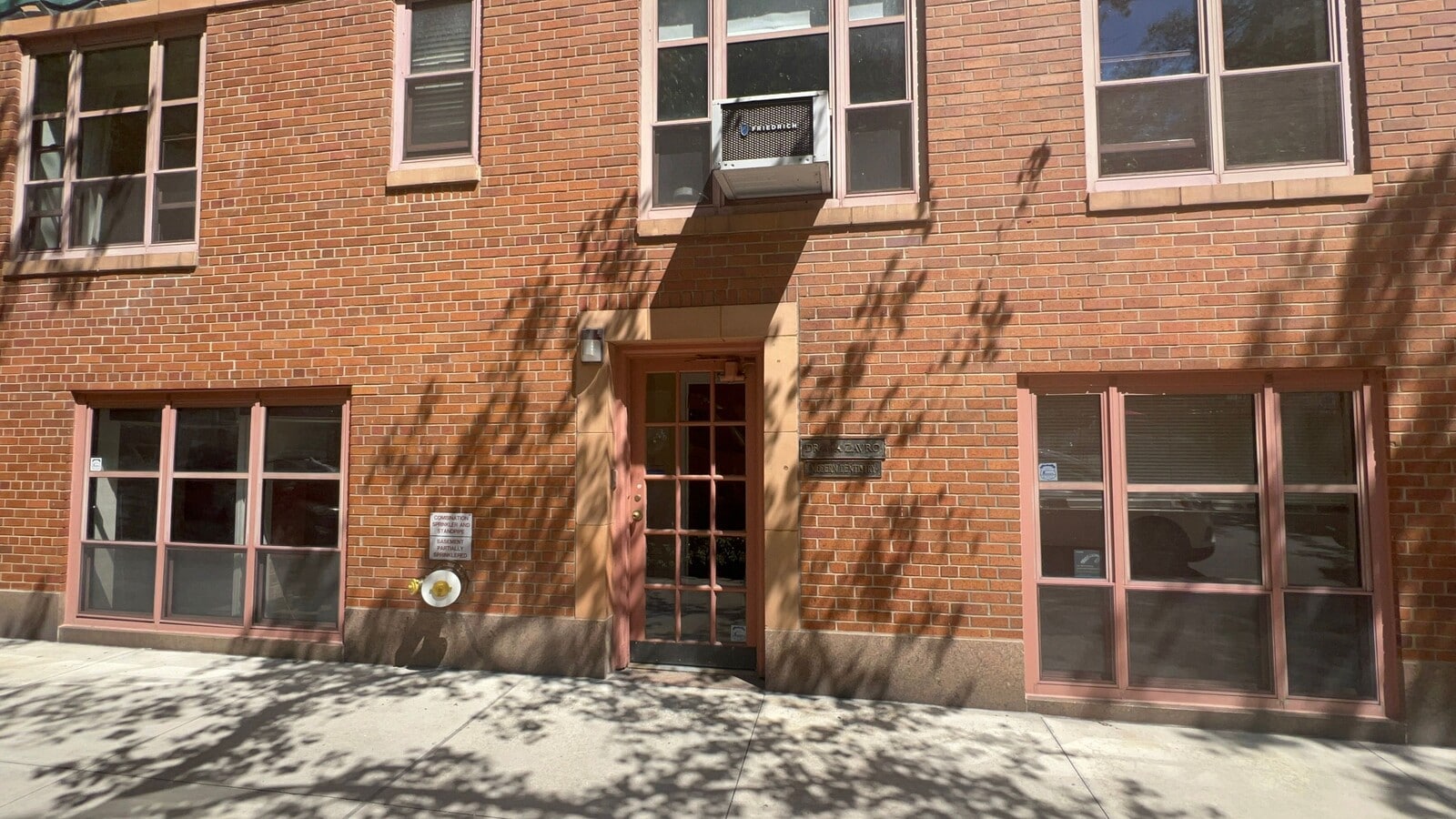 235 E 22nd St, New York, NY 10010 - Unit Dental - - Interior Photo - Image 1 of 3