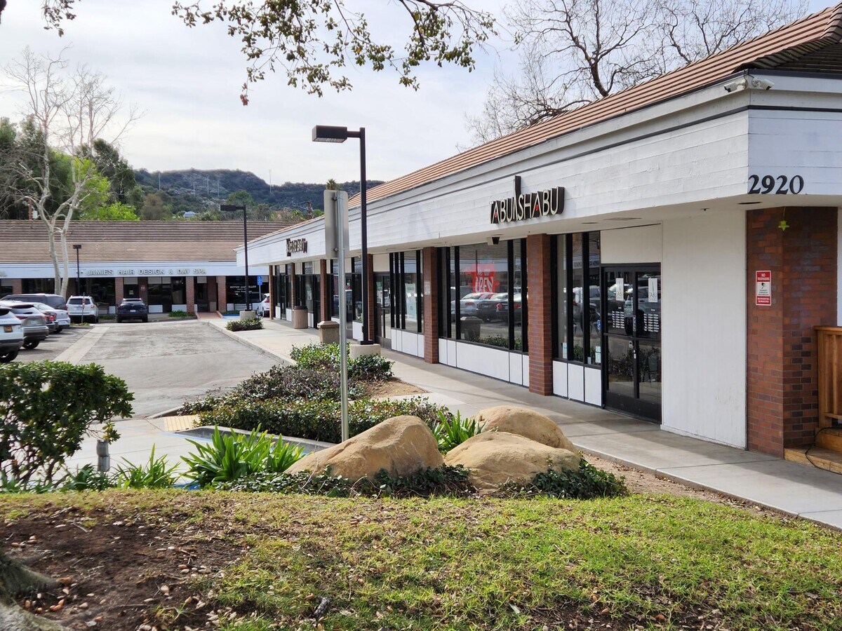 29202940 E Thousand Oaks Blvd, Thousand Oaks, CA 91362 Oaks Plaza