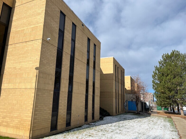 2206 Victor St, Aurora, CO for sale - Building Photo - Image 2 of 7