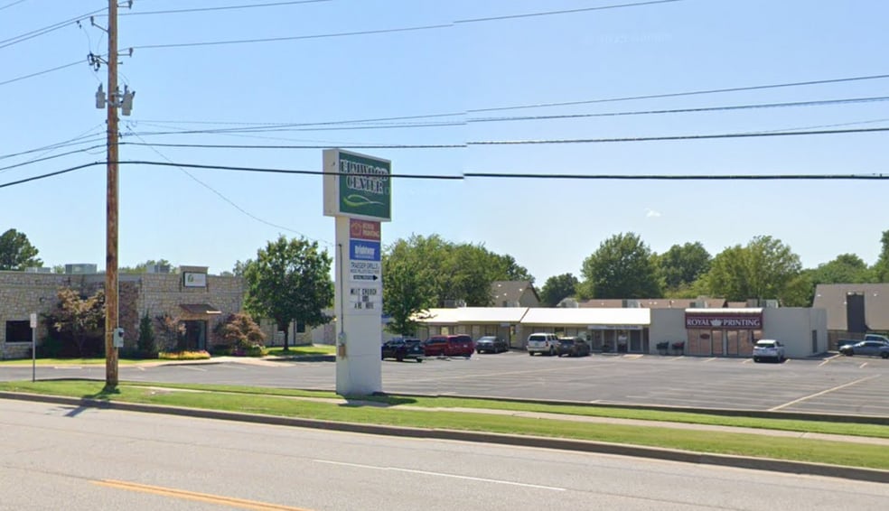 400 S Elm Plz, Broken Arrow, OK for lease - Building Photo - Image 2 of 9