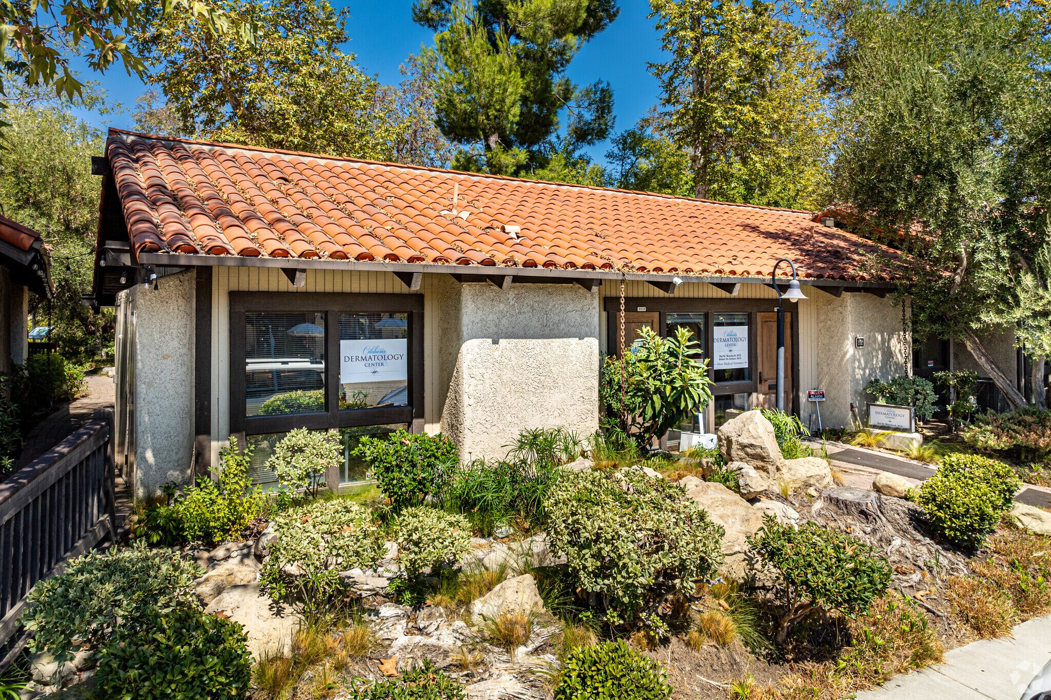 Office in Calabasas, CA for sale Primary Photo- Image 1 of 1