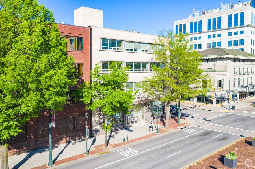 626 E Broad St, Richmond, VA for lease - Building Photo - Image 2 of 2