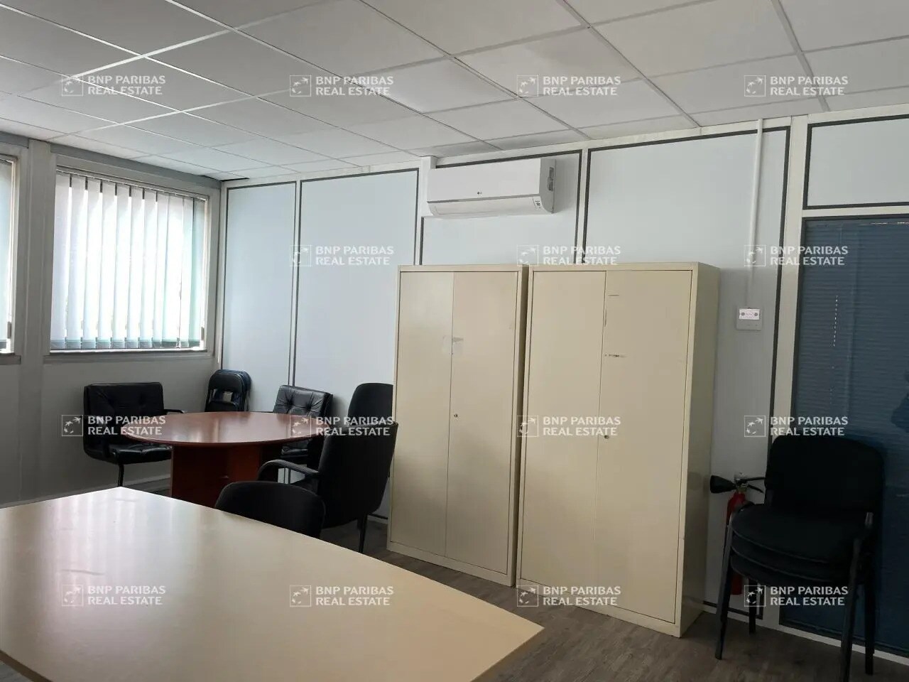 Flex in Ingré for lease Interior Photo- Image 1 of 10