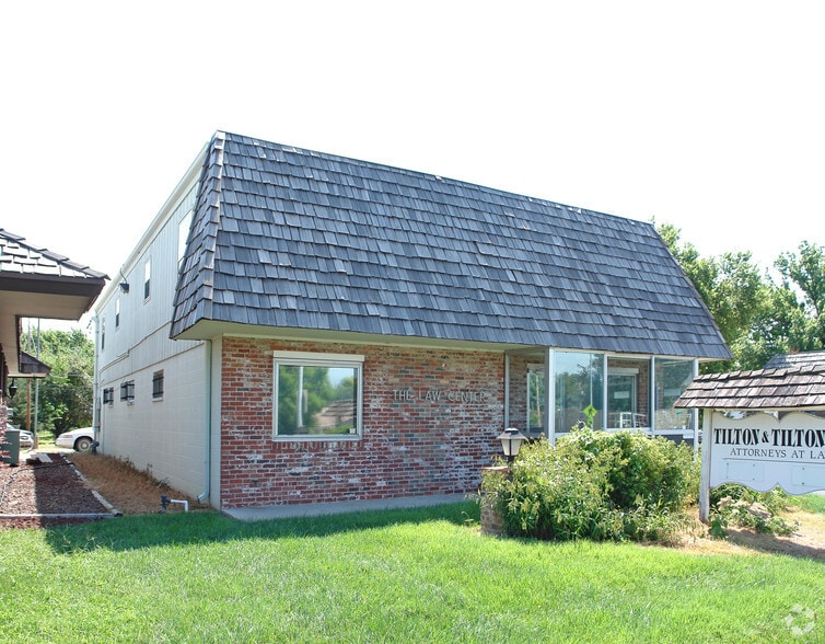1324 SW Topeka Blvd, Topeka, KS for sale - Building Photo - Image 2 of 2