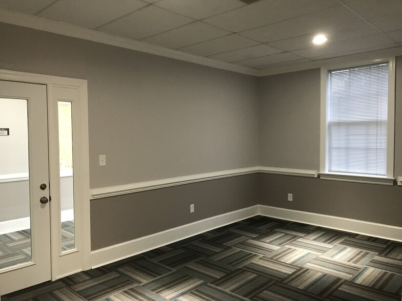 9671 Sliding Hill Rd, Ashland, VA for lease - Interior Photo - Image 3 of 9