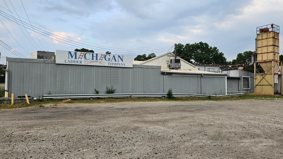 12 E Forest Ave, Ypsilanti, MI for lease - Building Photo - Image 2 of 4