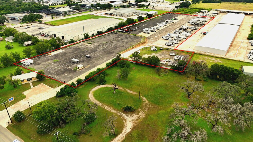 29 Scenic Loop Rd, Boerne, TX for lease - Building Photo - Image 1 of 7