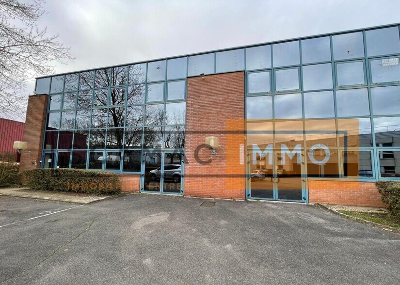 Flex in Collégien for lease - Building Photo - Image 1 of 1