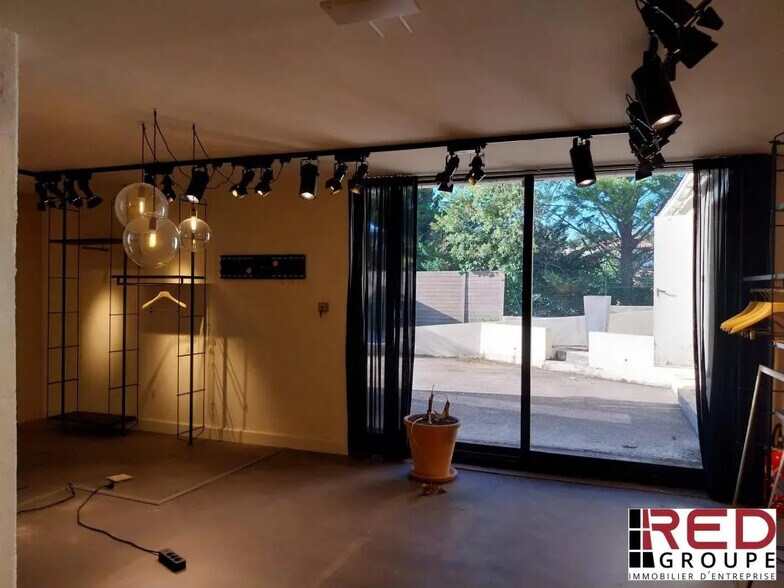 Office in Aix-en-Provence for sale - Interior Photo - Image 3 of 5