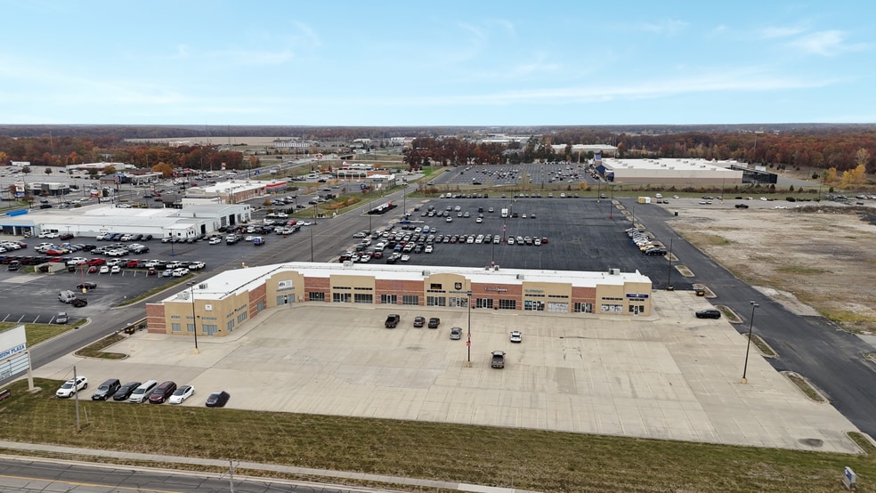 100 Stadium Dr, Defiance, OH for lease - Building Photo - Image 1 of 24