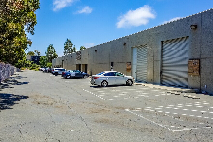 2350 Camino Vida Roble, Carlsbad, CA for lease - Building Photo - Image 2 of 10