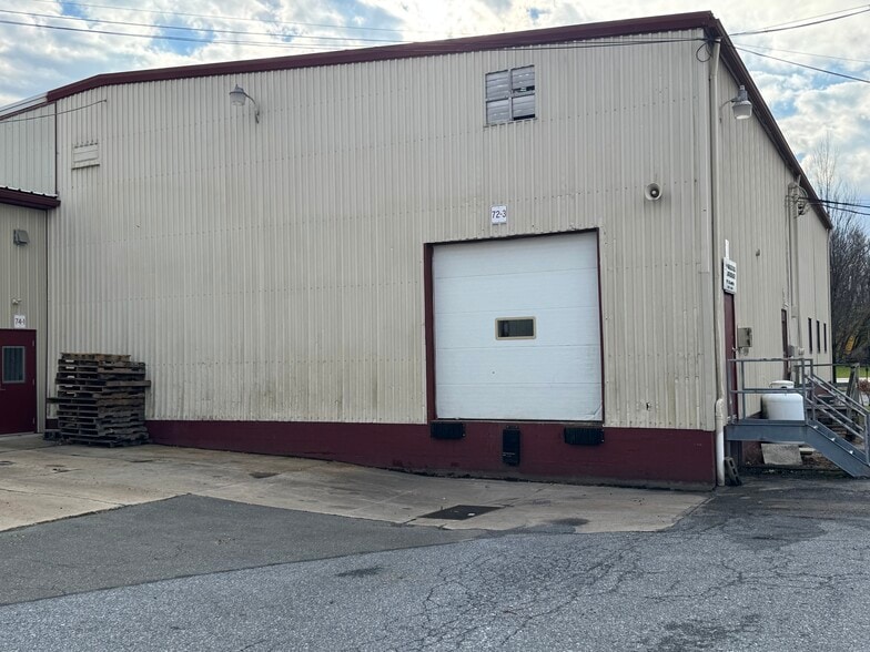 72 W Main St, Reinholds, PA for lease - Building Photo - Image 2 of 8