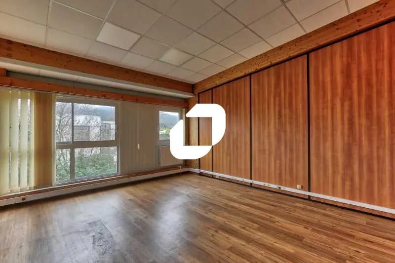 Office in Linas for lease - Interior Photo - Image 3 of 13