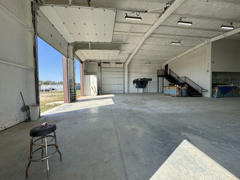 36847 Richard Frey Rd, Hempstead, TX for lease - Building Photo - Image 2 of 22