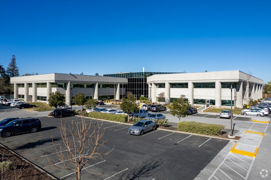 575 Lennon Ln, Walnut Creek, CA for sale - Primary Photo - Image 1 of 1