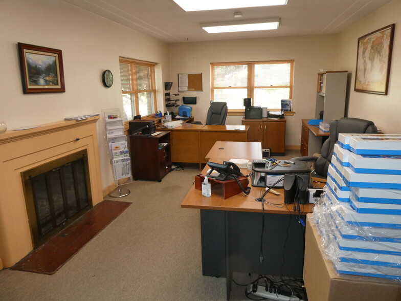 701 S Rt-73 Hwy, Berlin Township, NJ for sale - Interior Photo - Image 3 of 6