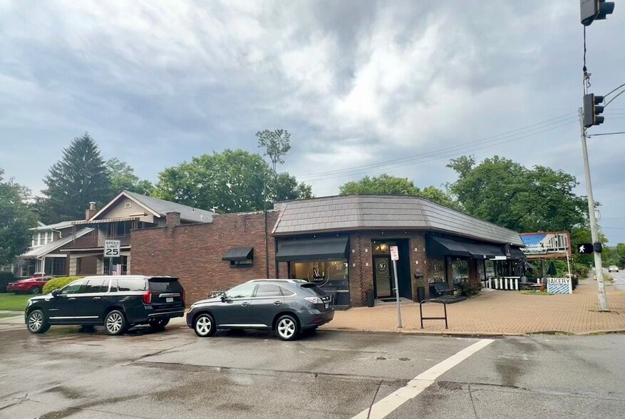 3666-3672 Erie Ave, Cincinnati, OH for lease - Building Photo - Image 1 of 25