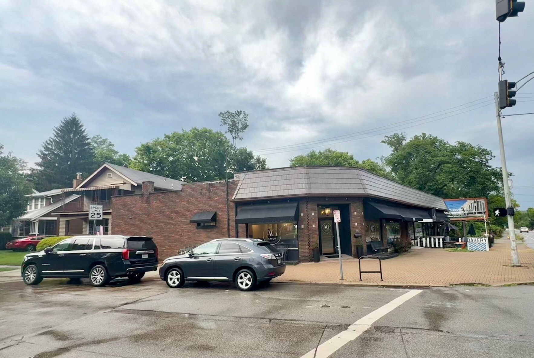 3666-3672 Erie Ave, Cincinnati, OH for lease Building Photo- Image 1 of 26