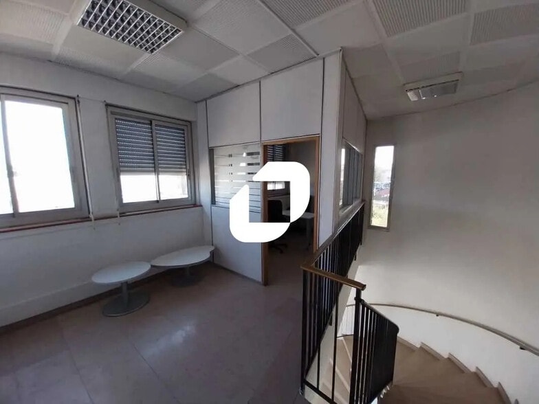 34-36 Avenue Des Bruyères, Décines-Charpieu for lease - Building Photo - Image 3 of 21