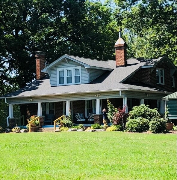 7055 Old 421 Rd, Liberty, NC 27298