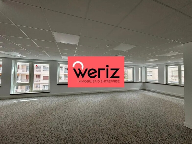 Office in Marseille for sale - Interior Photo - Image 2 of 11