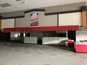 328-338 Dakota St, Sutherlin, OR for lease Interior Photo- Image 2 of 6