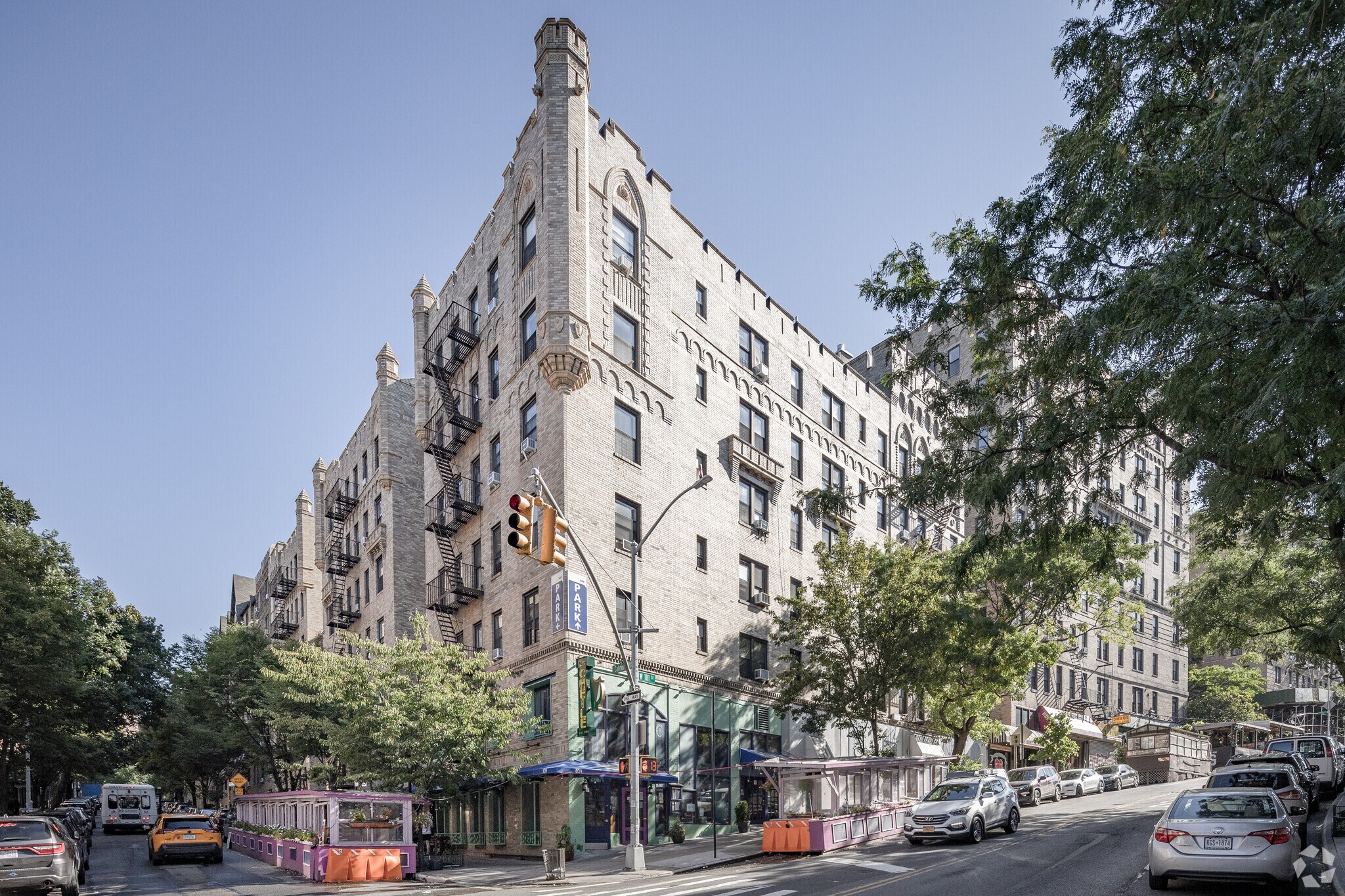 831 W 181st St, New York, NY for lease Primary Photo- Image 1 of 36