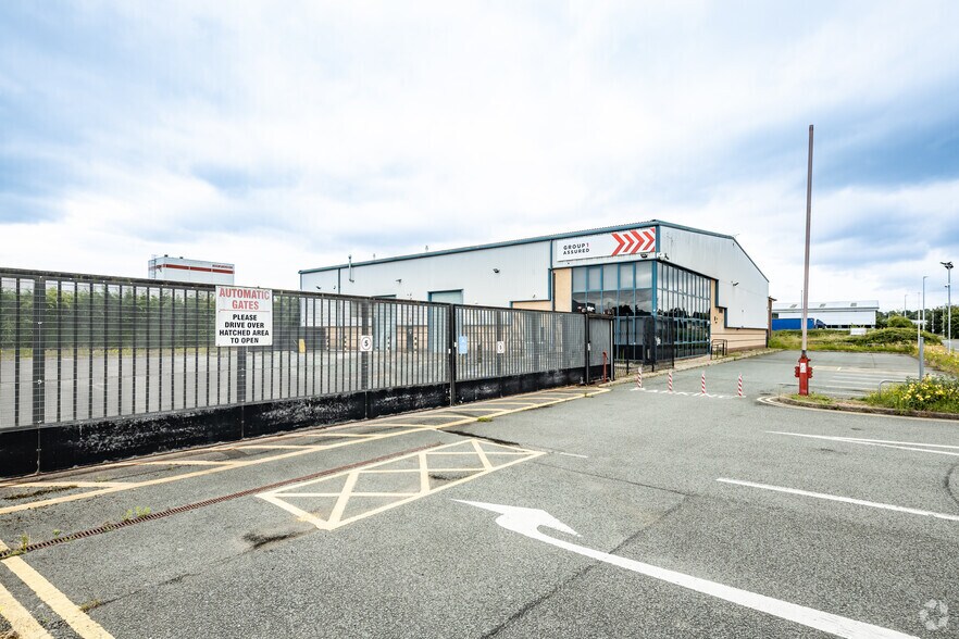 Sovereign Way, Chester for lease - Building Photo - Image 3 of 4