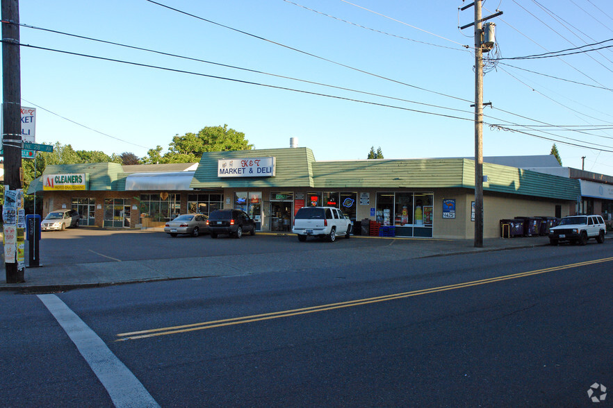 2715-2731 NE Glisan St, Portland, OR for lease - Building Photo - Image 1 of 2