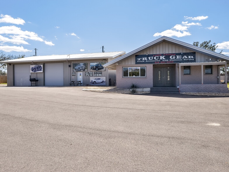 9333 E State Highway 71, Spicewood, TX for sale - Primary Photo - Image 1 of 1