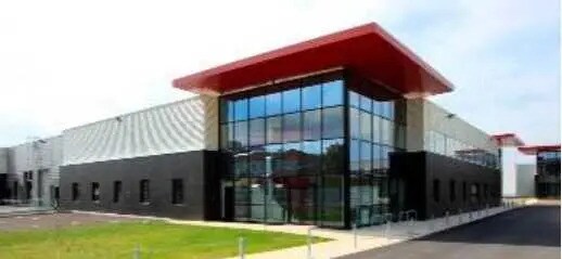 Office in La Courneuve for lease - Building Photo - Image 1 of 1